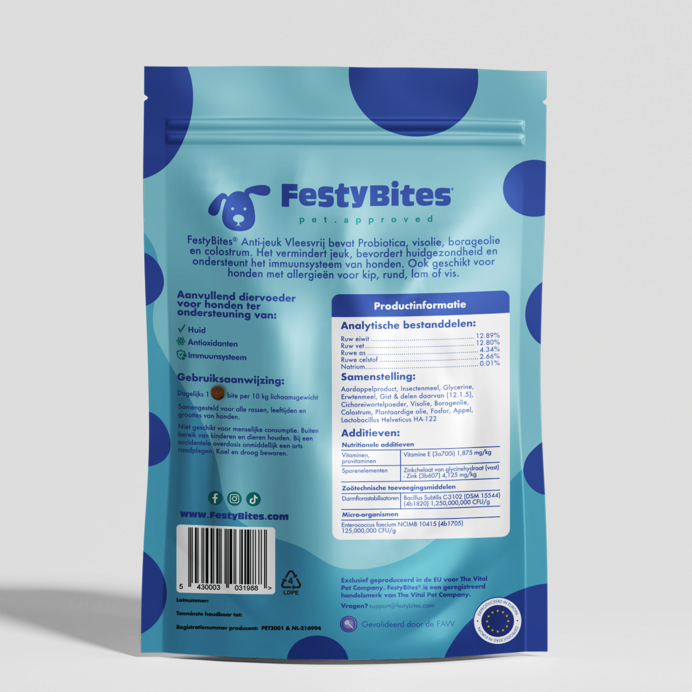 FestyBites anti-jeuk formule vermindert: krabneiging door pre- en probiotica, haarverlies met omega-3 vetzuren, schilferige huid met teunisbloemolie, allergieën met colostrum, wondjes met zinkchelaat en colostrum voor huidherstel.